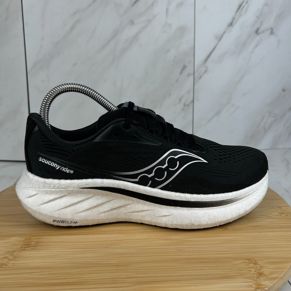 Saucony Ride 18 Womens Size 7 Medium B Black White Running Shoes S11000-100